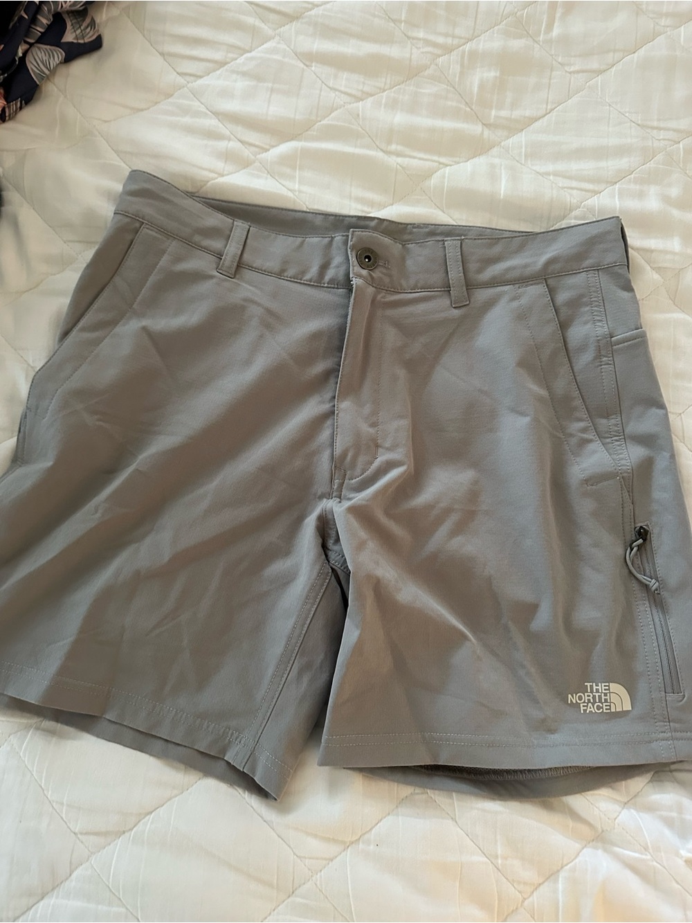 The North Face Men's Light Gray Hybrid Outdoor Shorts